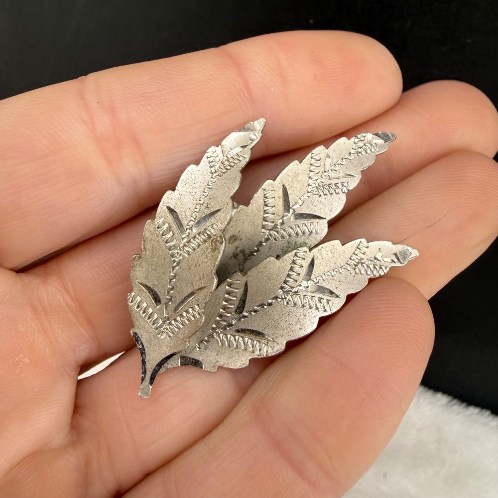 Vintage Beau Sterling Leaf Brooch Silver Textured Triple‎ Leaf Women